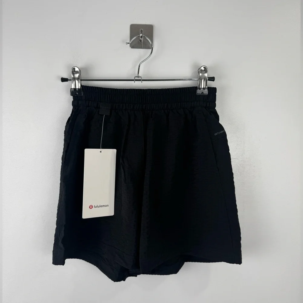 NWT Lululemon Women Grid-Texture‎ Relaxed HR Hiking Short 4